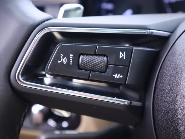 Used 2024 Porsche Macan AWD/4WD image 34