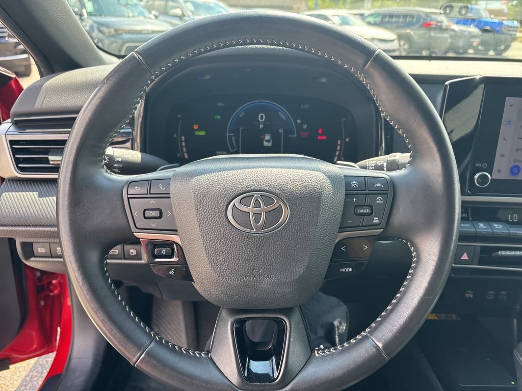 Used 2025 Toyota Camry SE FWD image 21