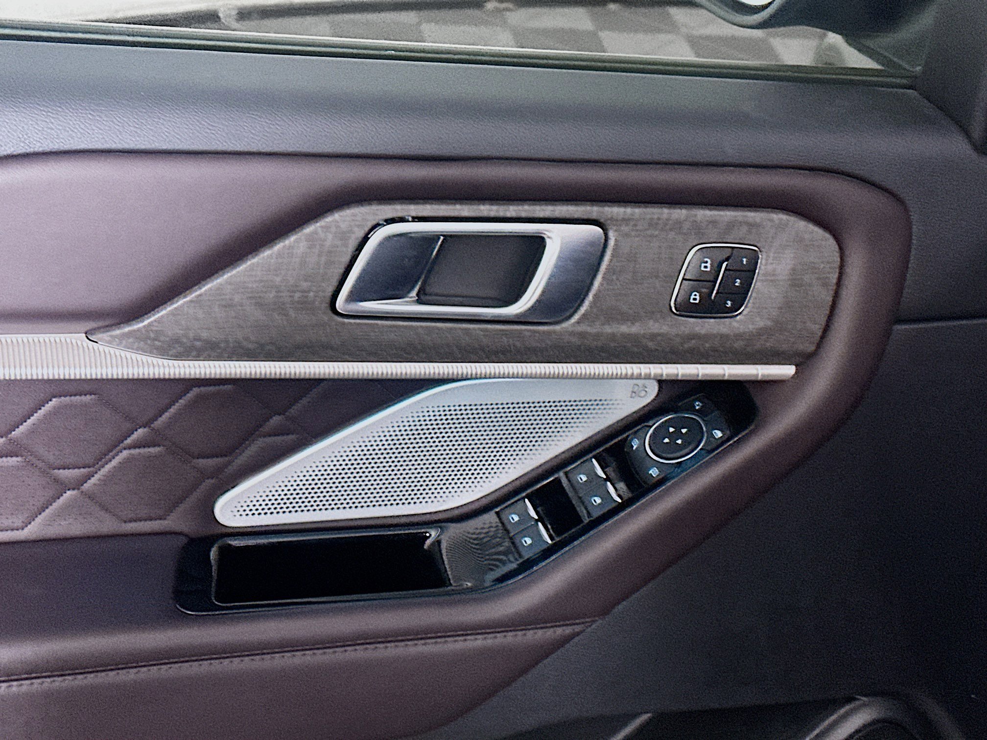 Used 2025 Ford Explorer Platinum w/ LUX Leather Package image 15