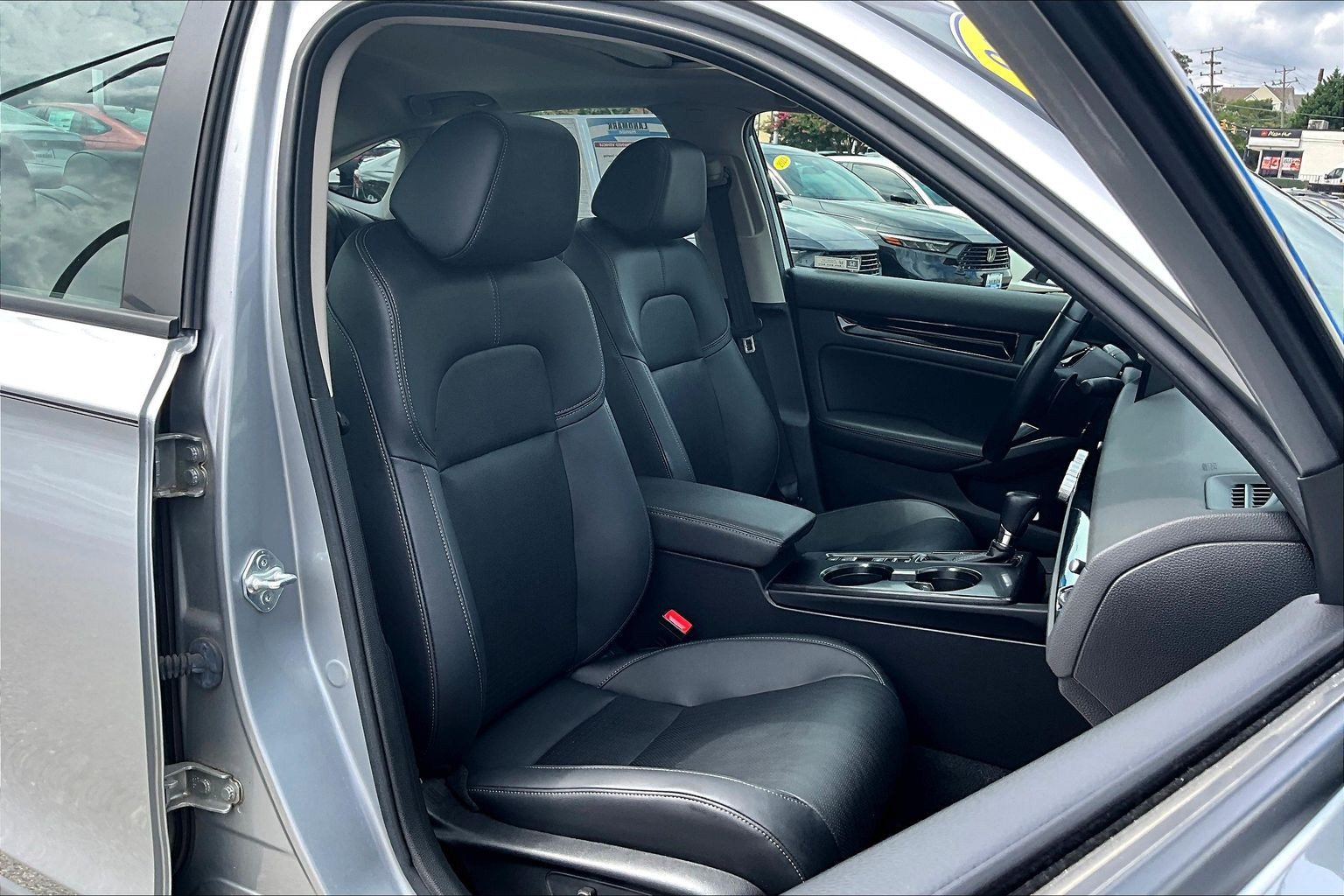 Used 2023 Honda Civic Touring image 7