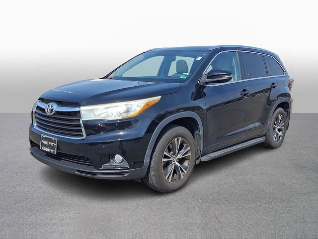 Used 2016 Toyota Highlander XLE w/ Four Season Floor Mat Package