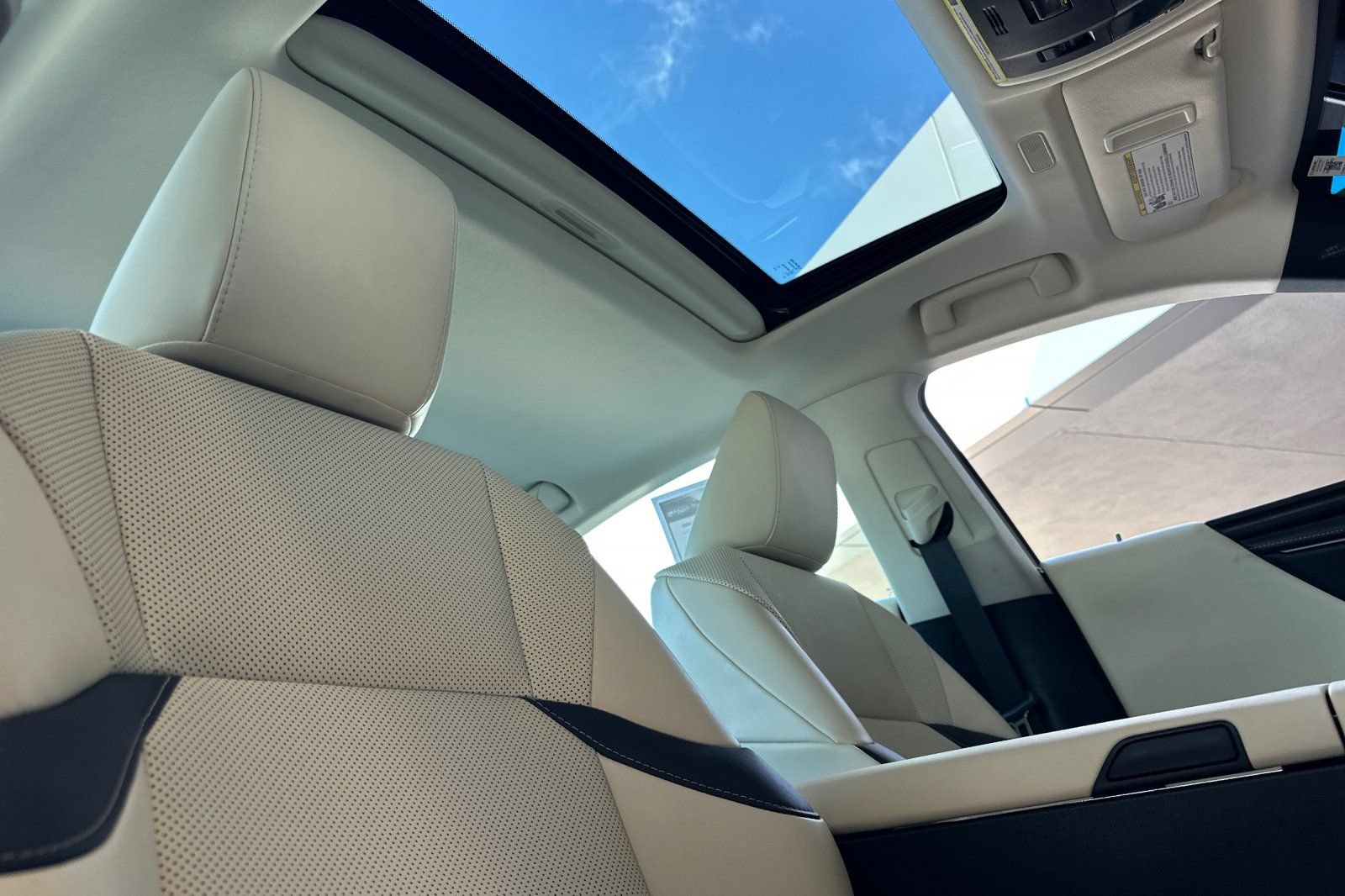Used 2022 Lexus ES 300h w/ Premium Package FWD image 13