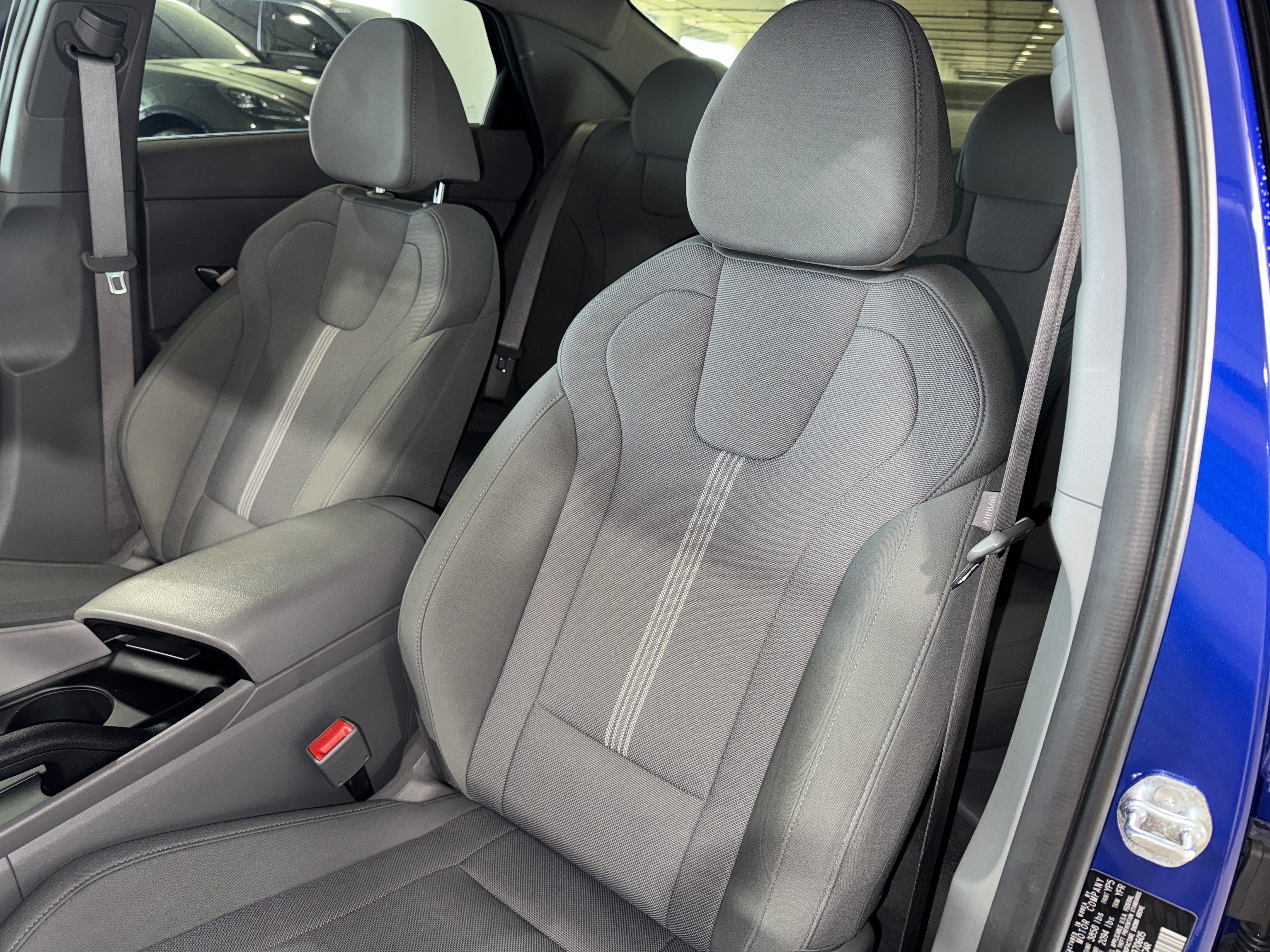 Used 2025 Hyundai Elantra SE FWD image 30