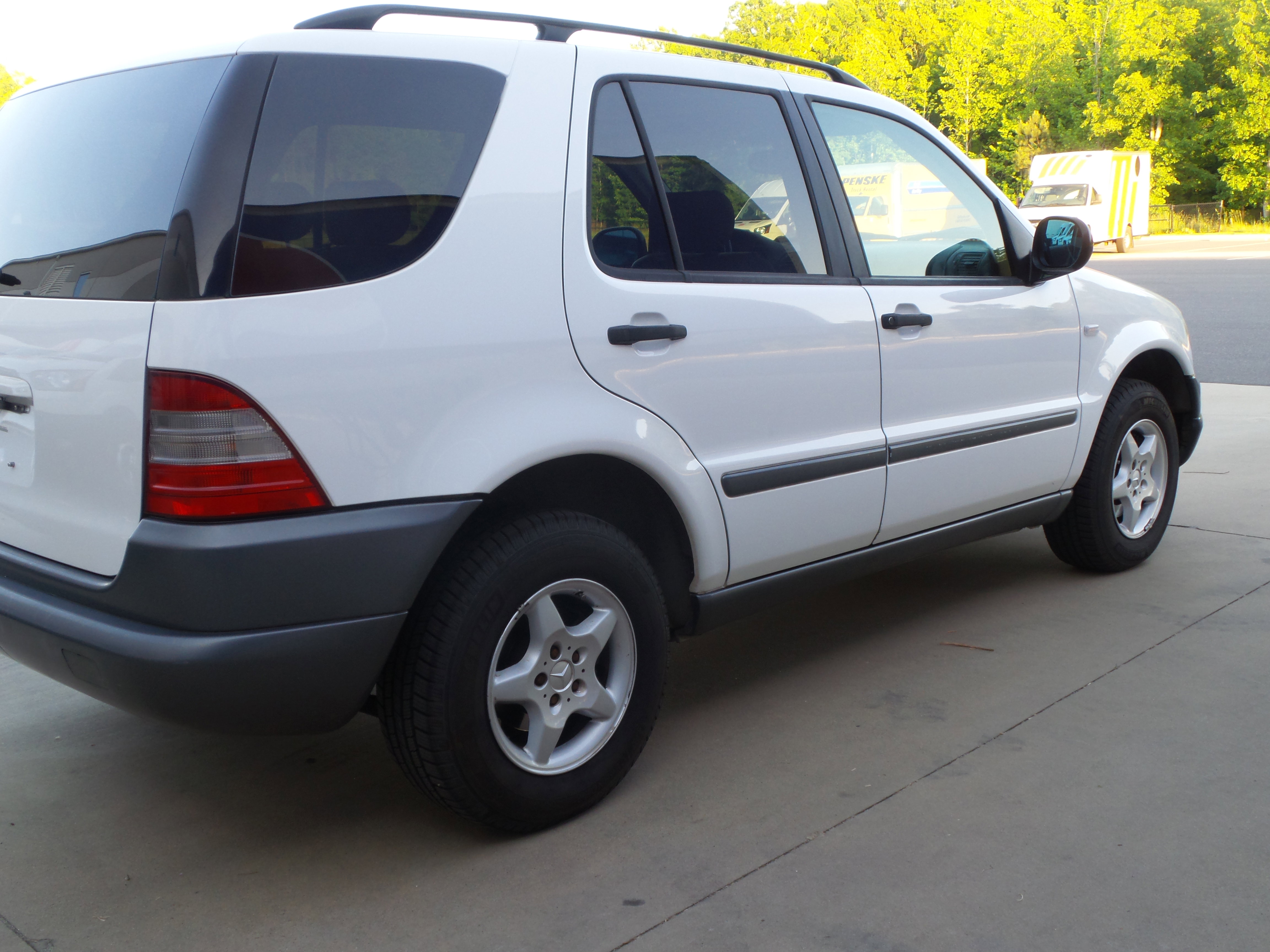 Used 1999 Mercedes-Benz ML 320 4MATIC image 4
