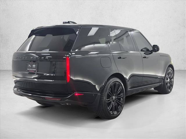 Certified 2025 Land Rover Range Rover SE AWD/4WD image 5