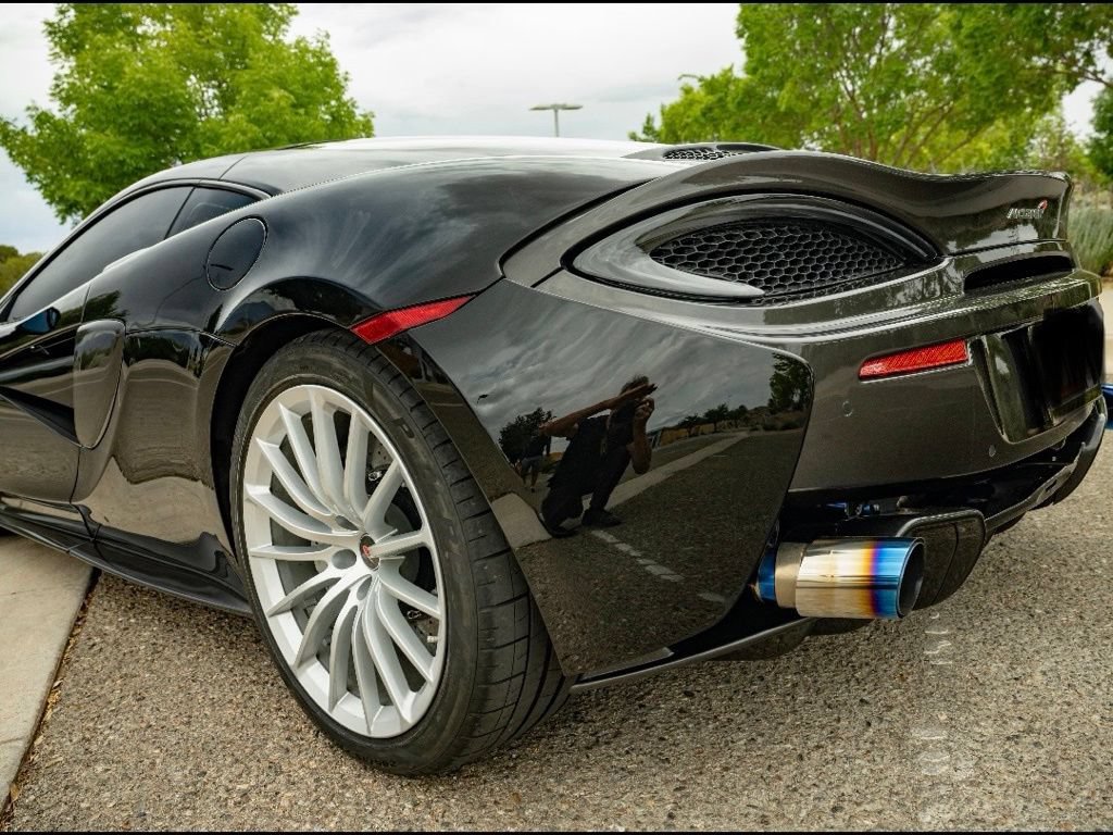 Used 2017 McLaren 570S RWD image 17
