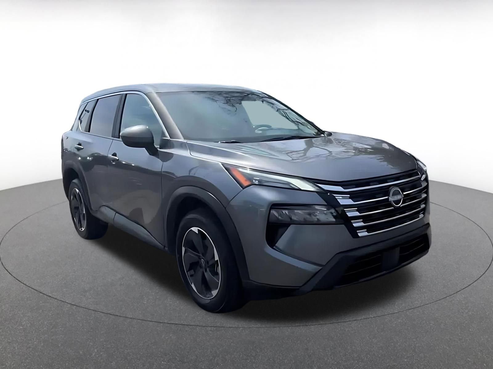 Used 2025 Nissan Rogue SV FWD image 3