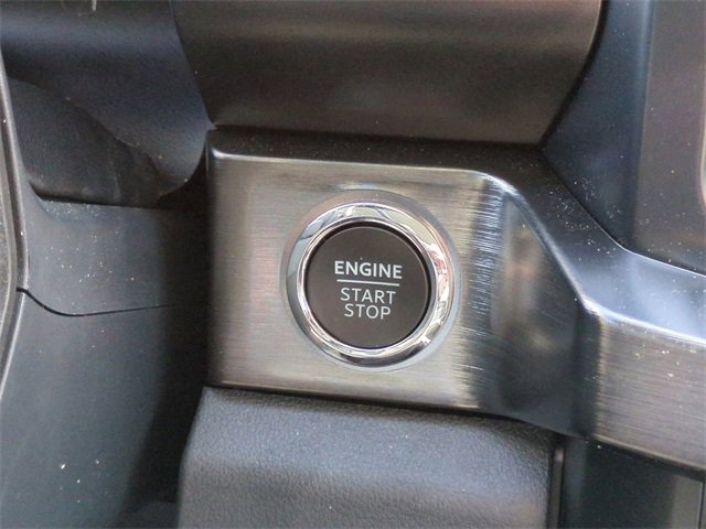Used 2024 Ford F250 Lariat w/ Chrome Package image 28
