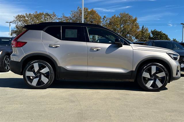 Certified 2023 Volvo XC40 Recharge Ultimate w/ Protection Package Premier AWD/4WD image 2