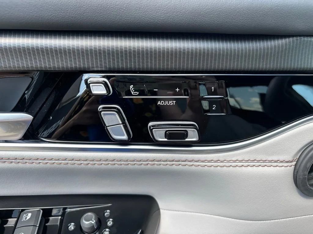 New 2026 Jeep Grand Wagoneer L Summit AWD/4WD image 24