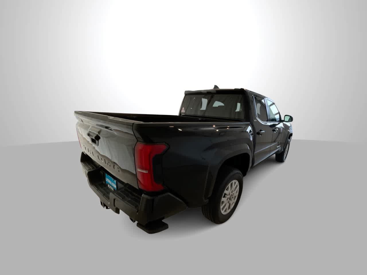 Used 2024 Toyota Tacoma SR5 AWD/4WD image 8