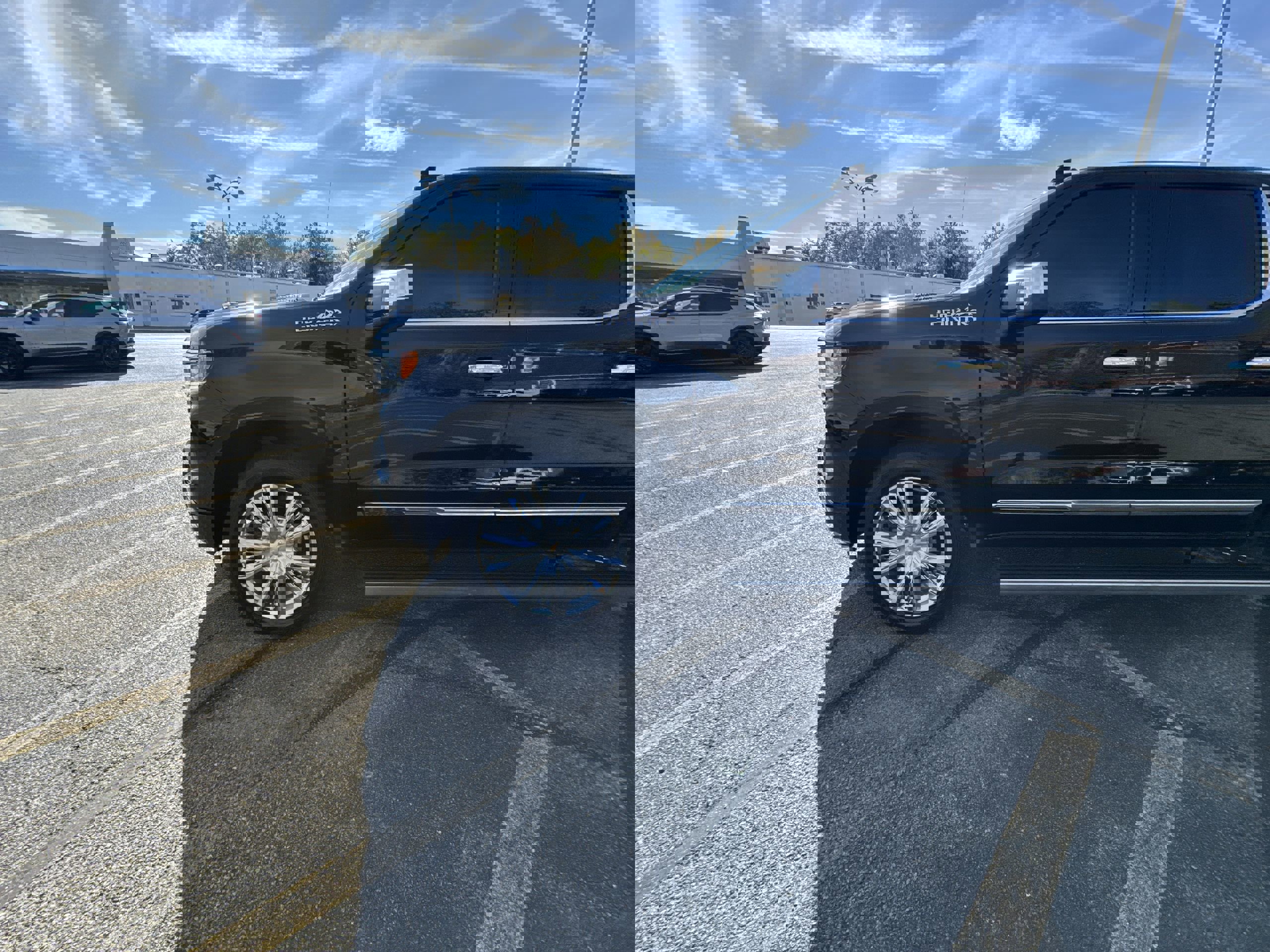 Used 2022 Chevrolet Silverado 1500 High Country w/ High Country Premium Package image 34