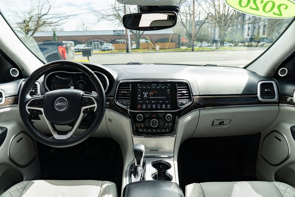 Used 2020 Jeep Grand Cherokee Summit AWD/4WD image 10