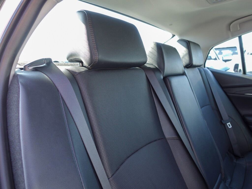 Used 2025 Toyota Camry XLE image 13