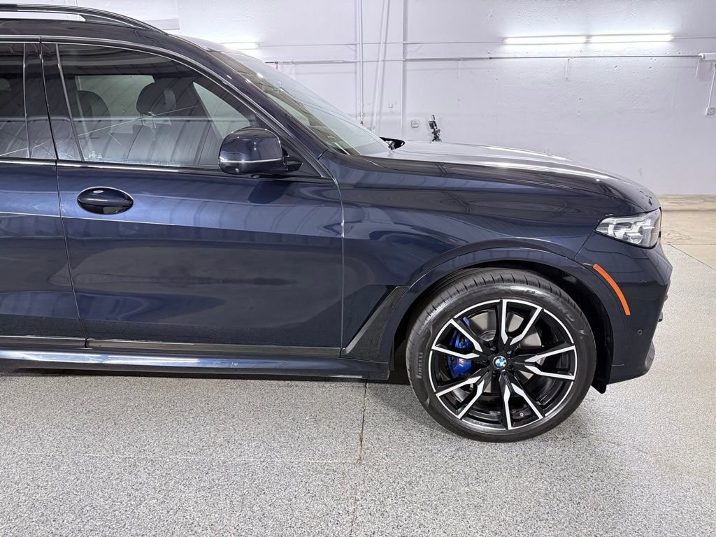 Used 2021 BMW X7 xDrive40i w/ M Sport Package AWD/4WD image 5