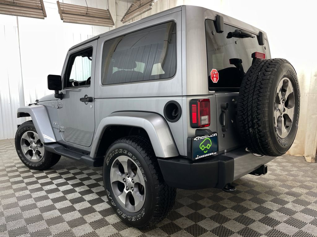 Used 2018 Jeep Wrangler Sahara w/ Connectivity Group AWD/4WD image 39