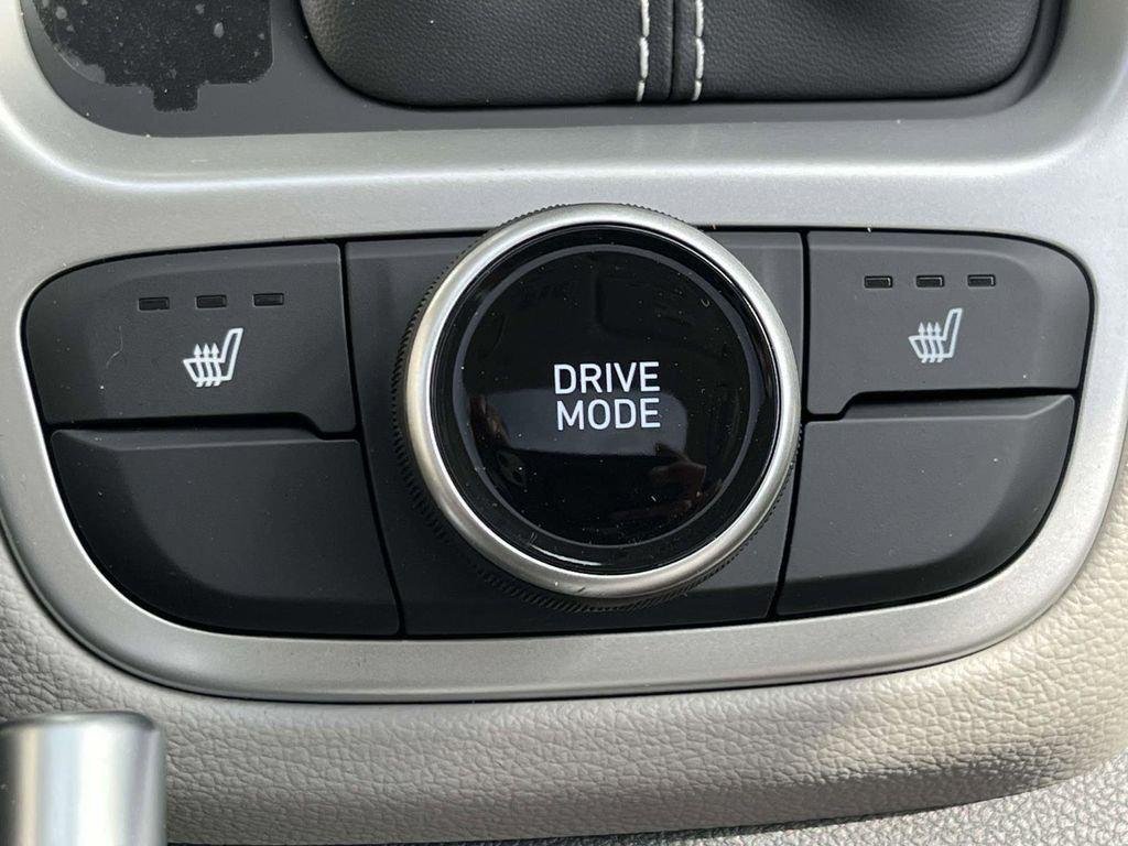 New 2026 Hyundai Venue SEL FWD image 48