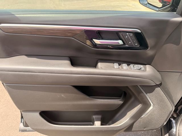 Used 2025 Chevrolet Tahoe Z71 AWD/4WD image 6