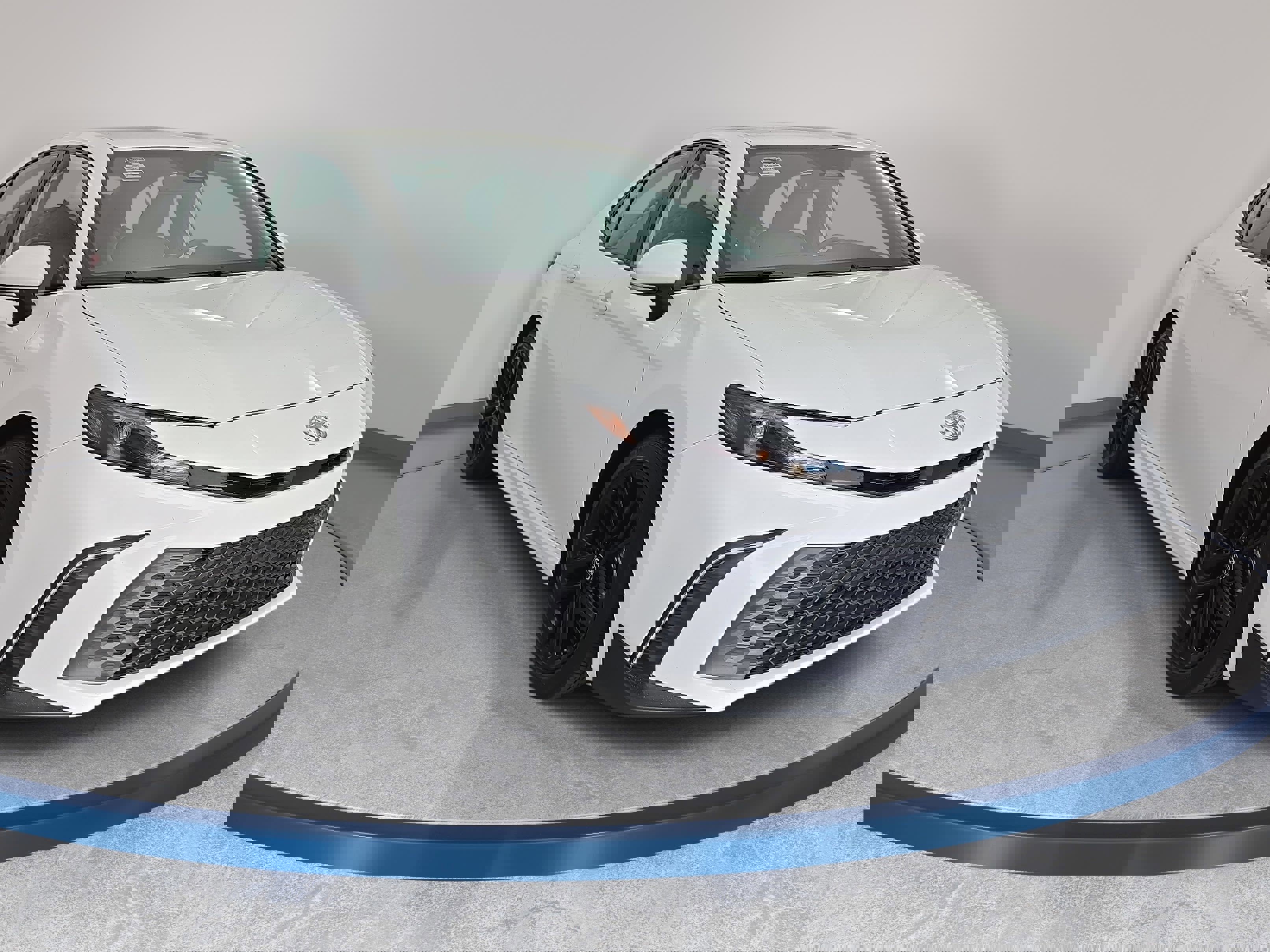 Used 2025 Toyota Camry SE w/ Convenience Package FWD image 3