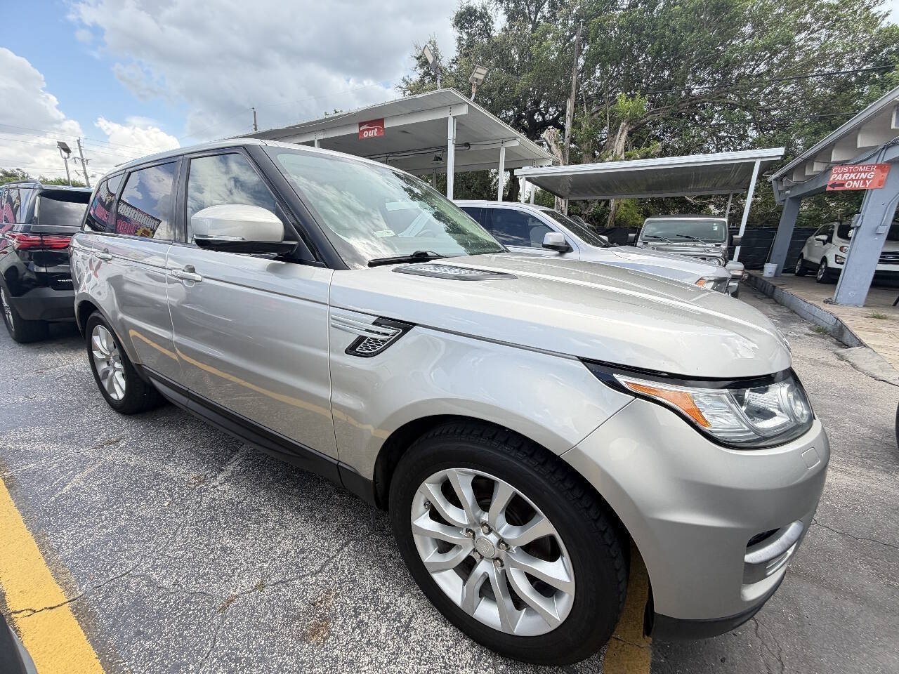Used 2015 Land Rover Range Rover Sport HSE AWD/4WD image 9