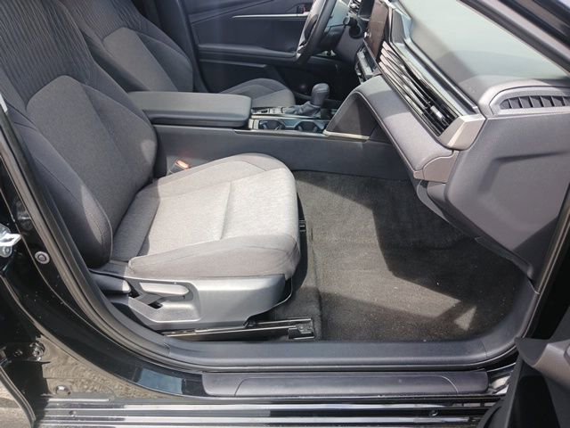 Used 2025 Toyota Camry LE image 22