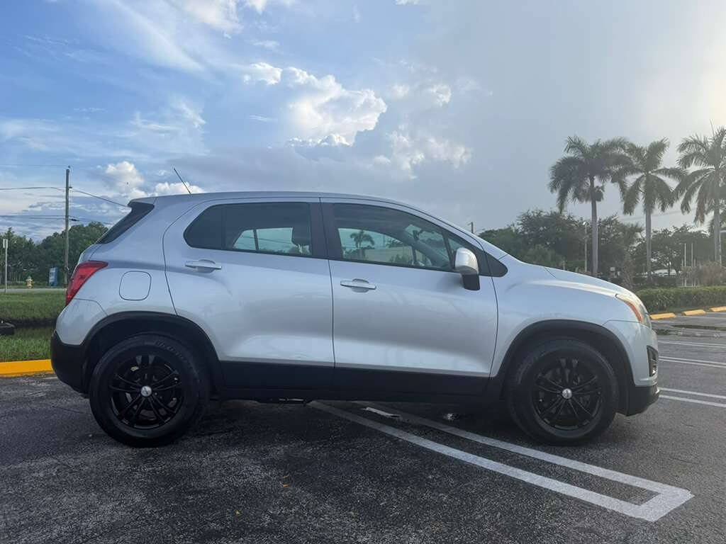 Used 2015 Chevrolet Trax LS FWD image 4