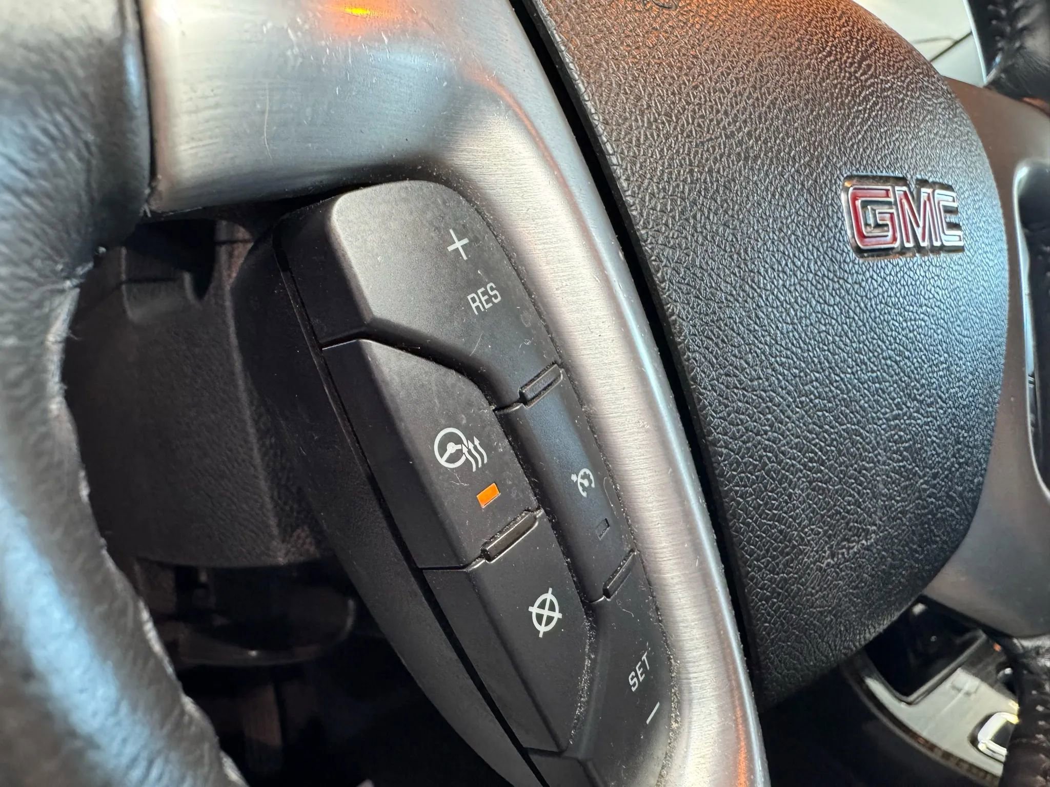 Used 2017 GMC Acadia Limited SLT image 28