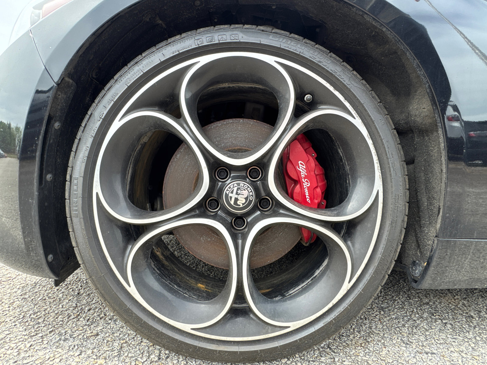 Used 2024 Alfa Romeo Giulia Veloce AWD/4WD image 14