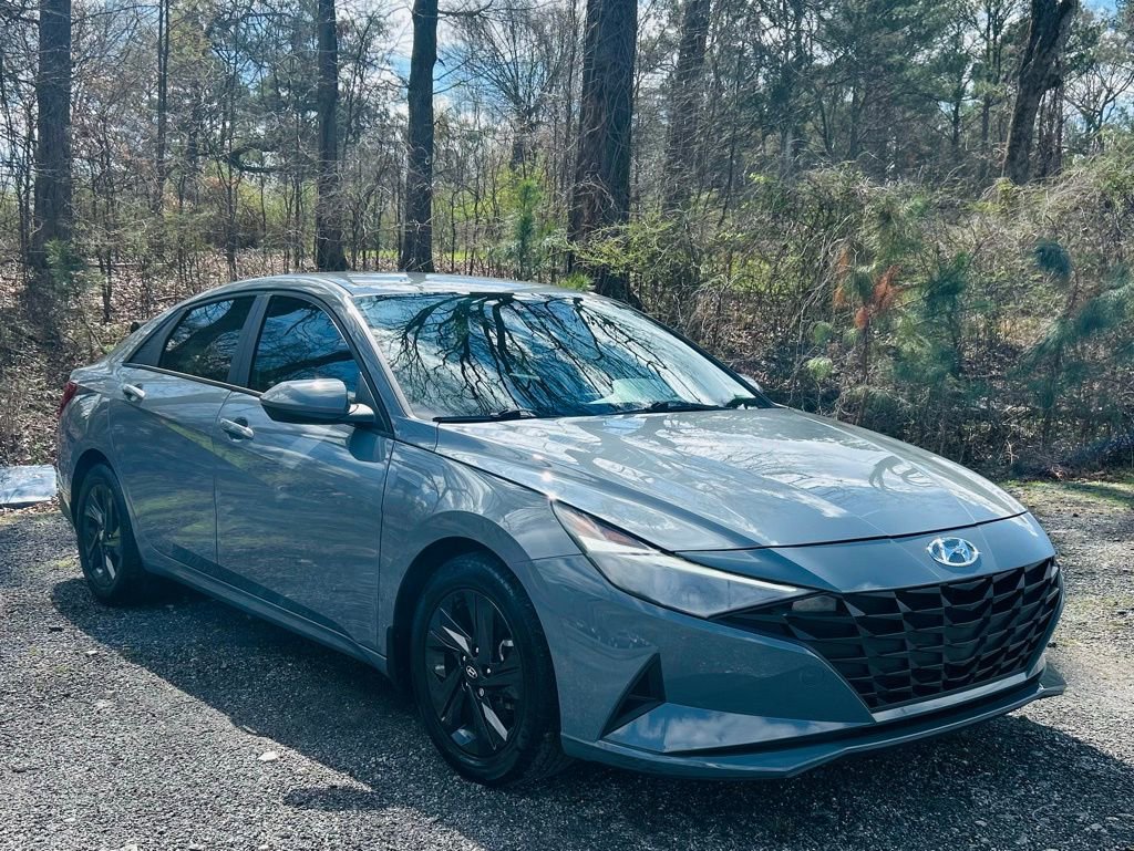 Used 2021 Hyundai Elantra SEL w/ Cargo Package image 10