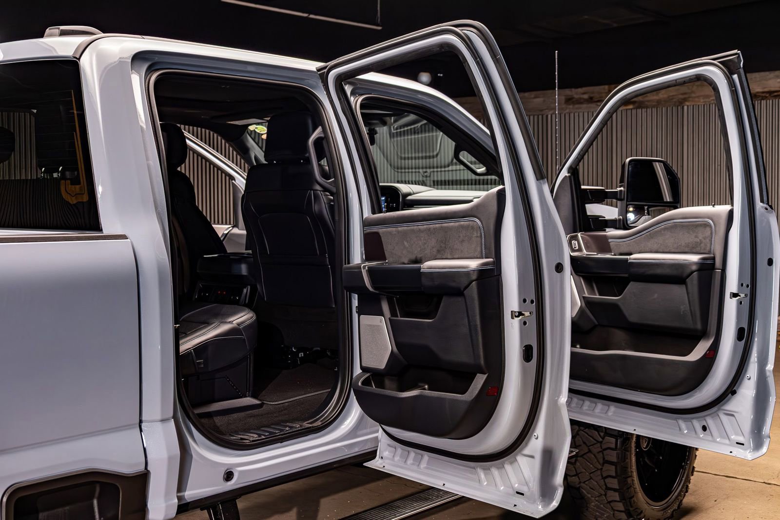 Used 2026 Ford F250 Platinum image 31