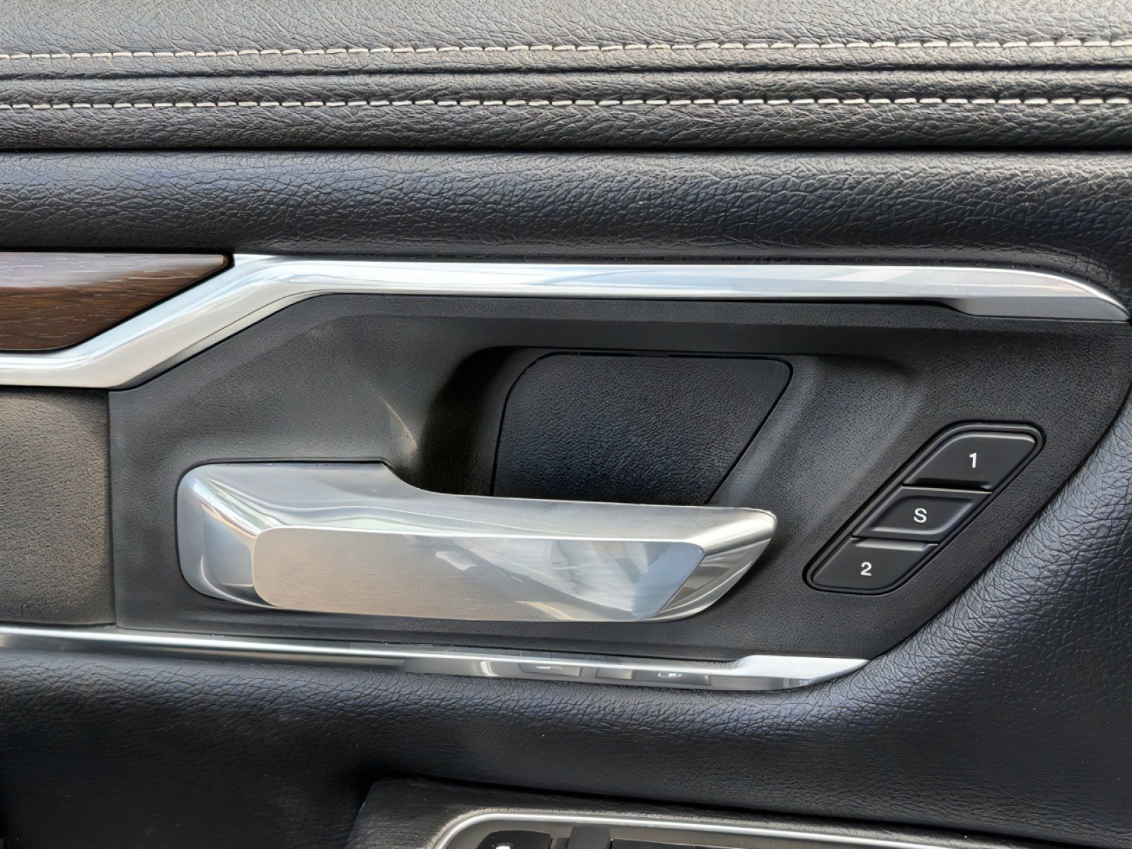 Used 2021 RAM 1500 Laramie image 17