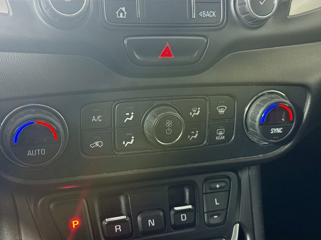 Used 2021 GMC Terrain SLT FWD image 17