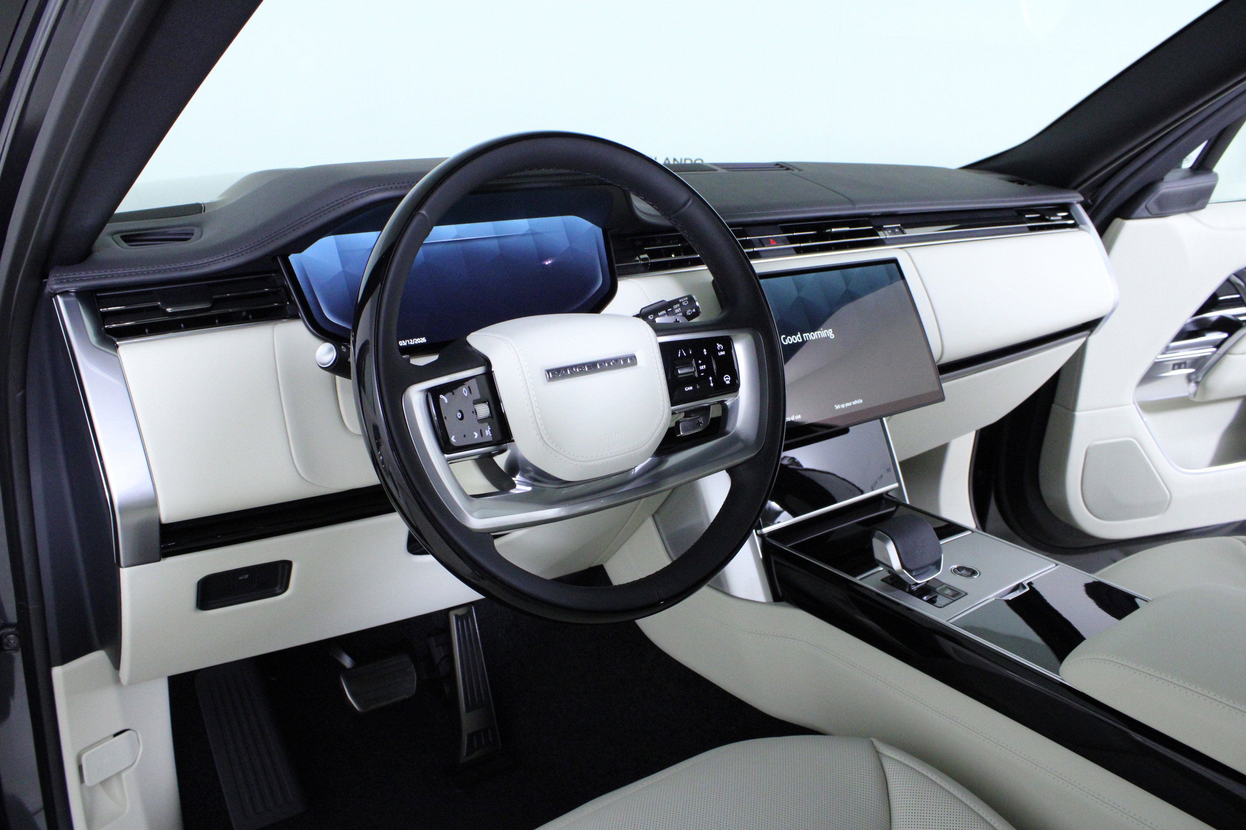 New 2026 Land Rover Range Rover SE image 16