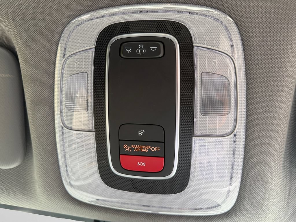 Used 2023 Hyundai Elantra SEL w/ Preferred Accessory Package FWD image 20