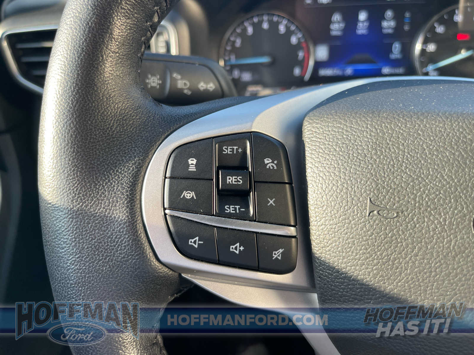 Used 2023 Ford Explorer XLT w/ Equipment Group 202A AWD/4WD image 13