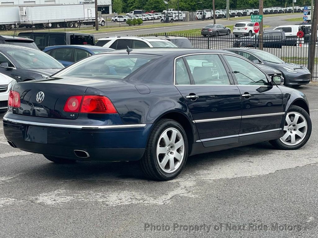 Used 2004 Volkswagen Phaeton V8 AWD/4WD image 2
