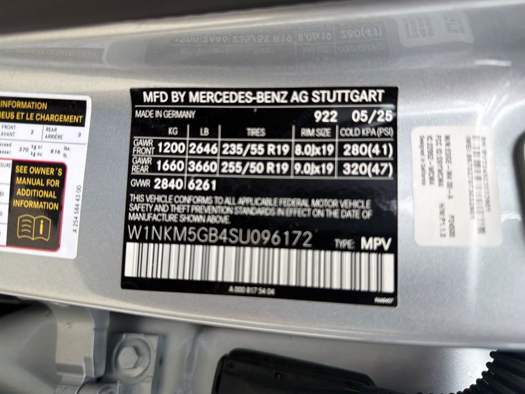 Used 2025 Mercedes-Benz GLC 350e 4MATIC image 29