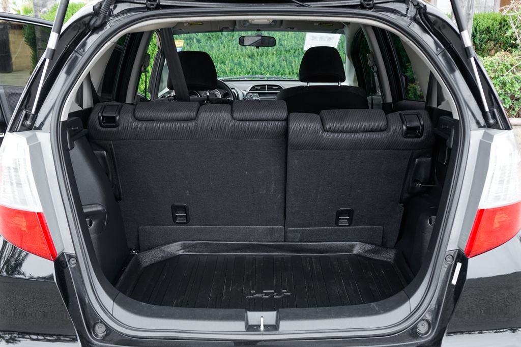 Used 2013 Honda Fit Sport image 8