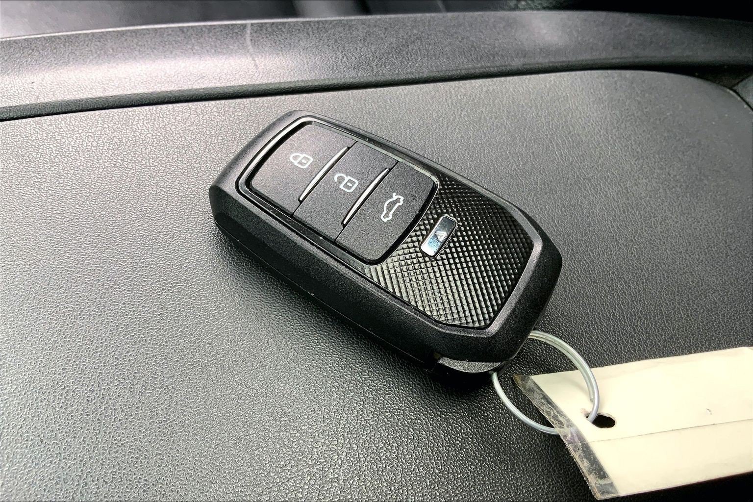 Used 2021 Toyota Highlander XLE FWD image 14