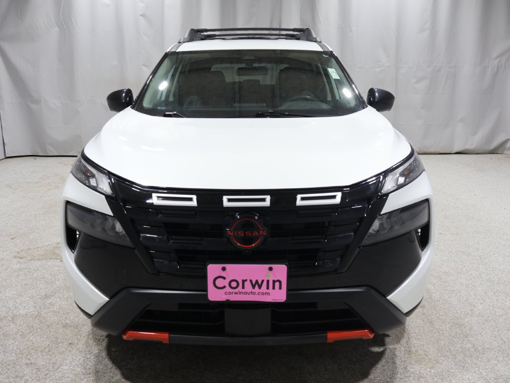 Used 2025 Nissan Rogue SV AWD/4WD image 8