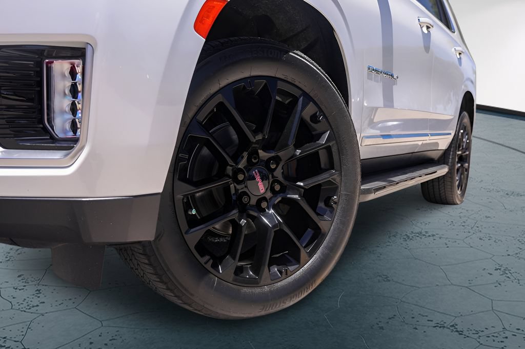 Used 2023 GMC Yukon Denali AWD/4WD image 4