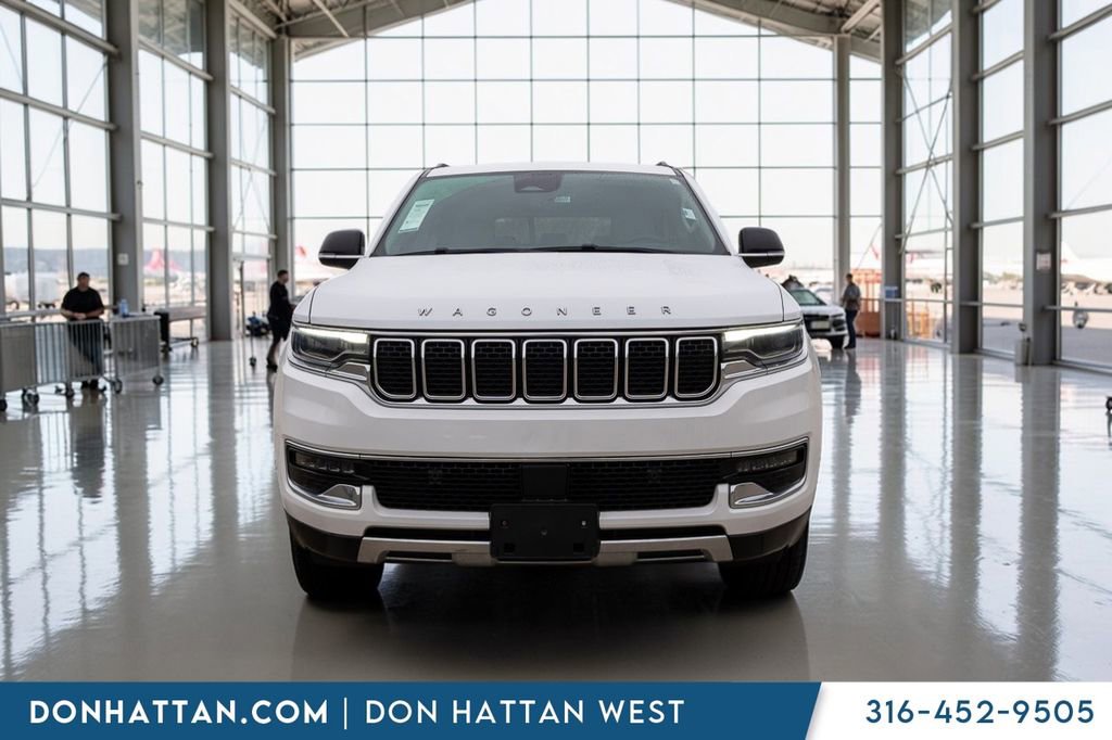 Used 2023 Jeep Wagoneer Series III w/ Preferred Equipment Group AWD/4WD image 29