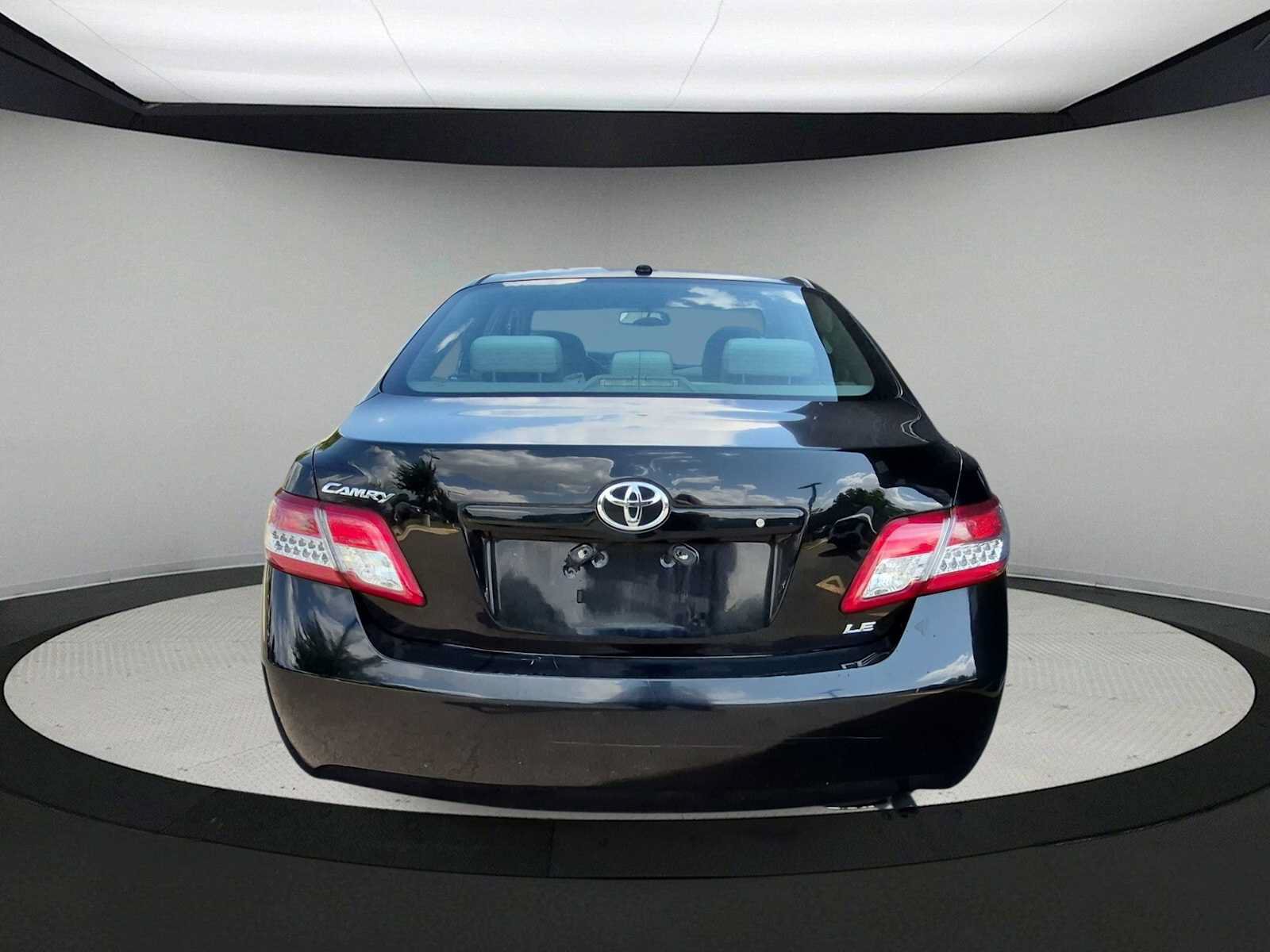 Used 2011 Toyota Camry LE w/ LE Extra-Value Pkg FWD image 7