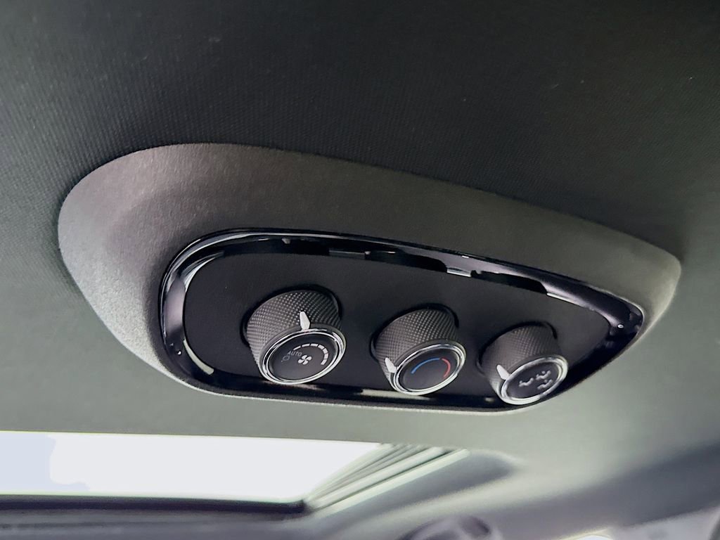 Used 2024 Dodge Durango GT image 29