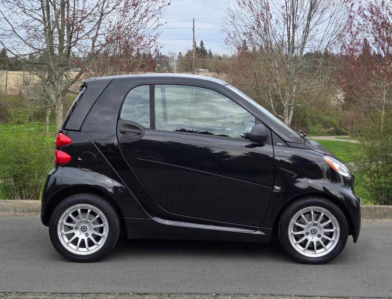 Used 2012 smart fortwo passion image 12