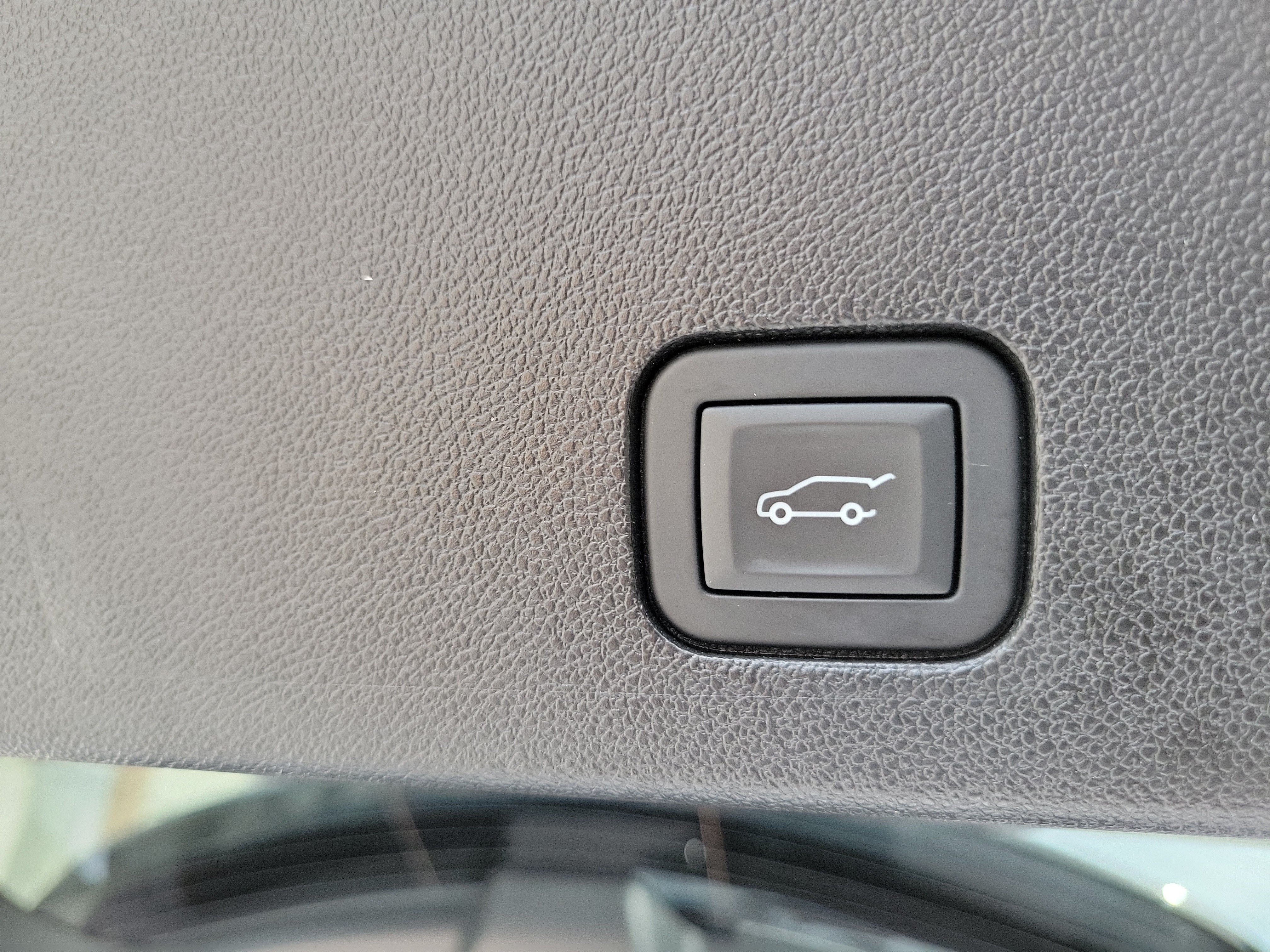 Used 2025 Cadillac XT6 Luxury FWD image 11