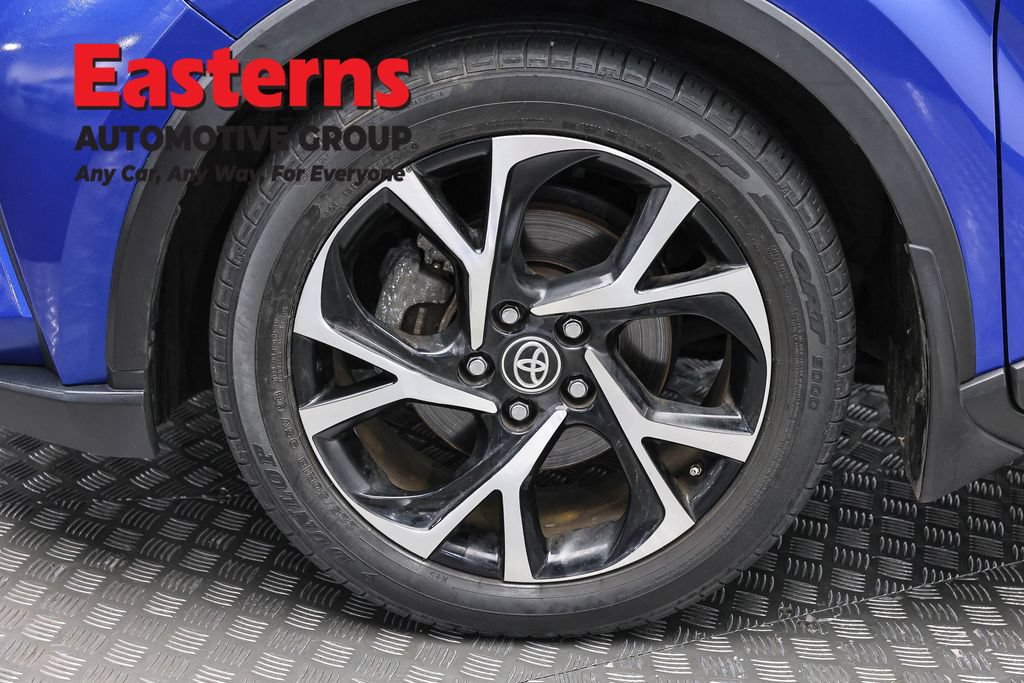 Used 2021 Toyota C-HR FWD image 31