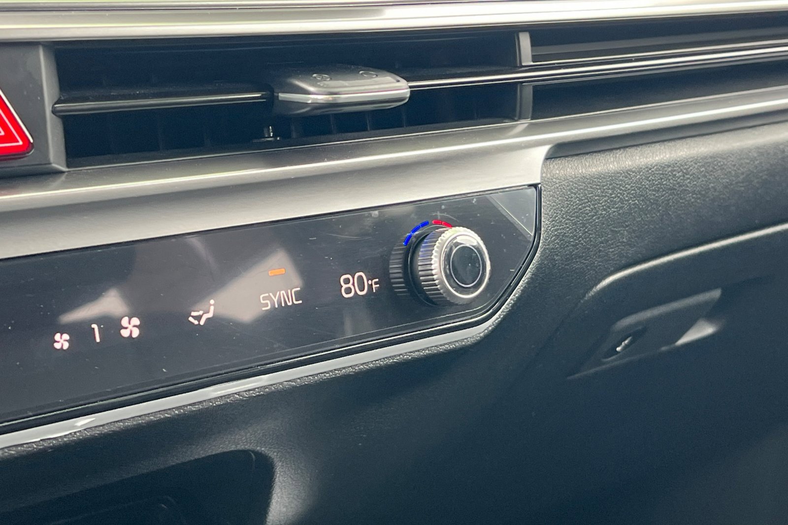 Certified 2025 Kia Sorento S image 31