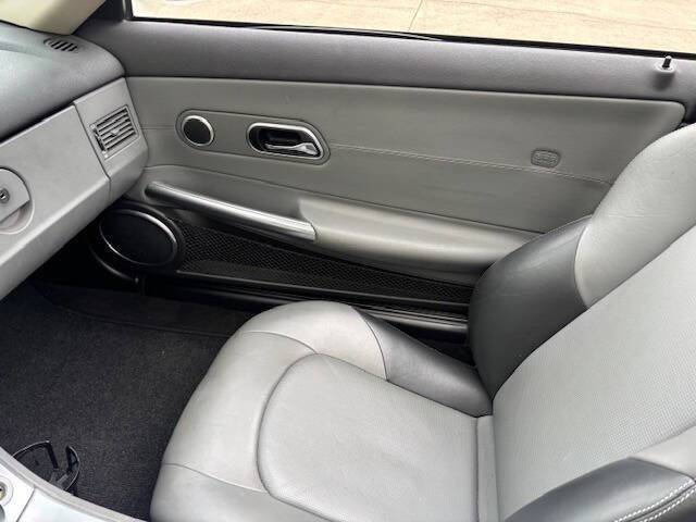 Used 2005 Chrysler Crossfire Limited image 14