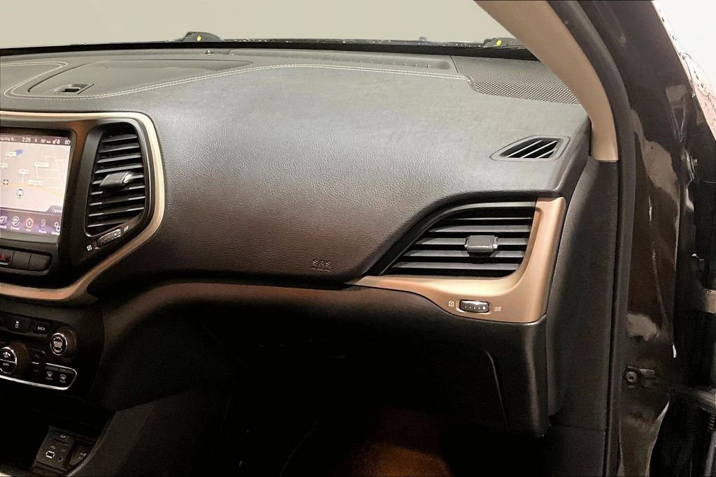 Used 2015 Jeep Cherokee Limited image 26